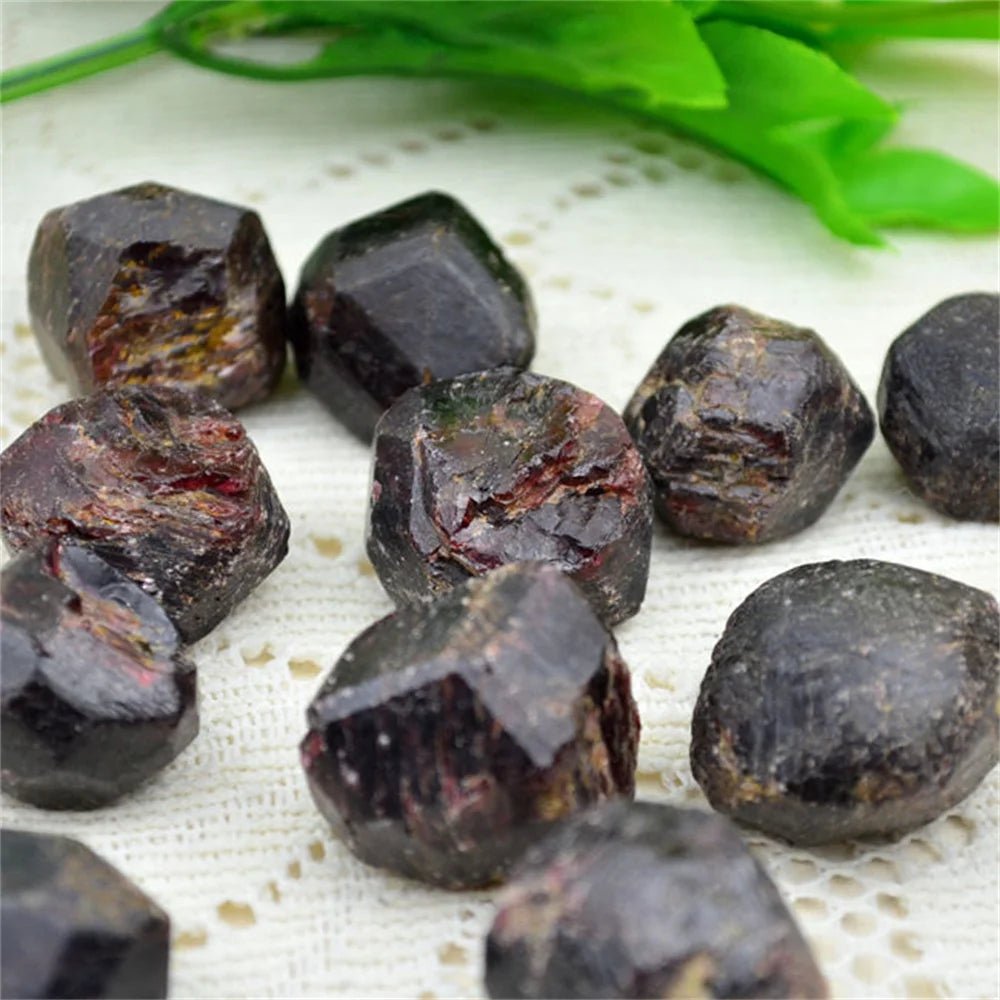 400g Red Garnet Ore Natural Original Healing Energy Stone Rough Quartz Crystal Mineral Specimens Jewelry Making Raw Gemstone - Gemtopia